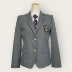 ☆2019.7.1~ブレザーのエンブレムが新しくなりました。以前ご使用された方で前回と同じ状態でのレンタルをご希望の方は、お申し付け下さい。