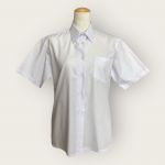 色味は蛍光白になります。(※一般学生用の、若干青みがかった色味の白です）