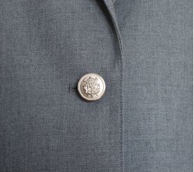 ブレザーボタン