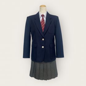 ★写真のブラウス・リボンは別 レンタルになります。